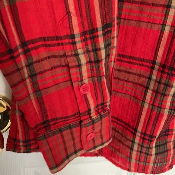 LRL, Lauren Ralph Lauren lightweight 100% cotton red button down shirt size M. - Picture 8 of 9